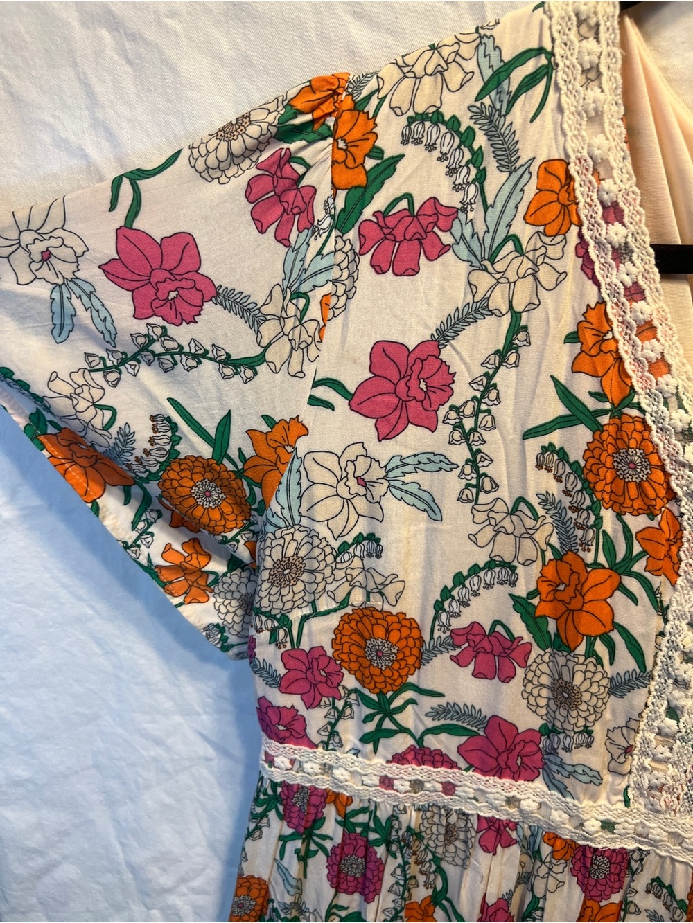 Floral Tiered V-Neck Women's Dress in White with Pink & Orange Flowers 2X - Picture 5 of 9